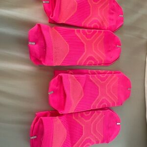 4 pair New Pink Athletic Socks NWOT never worn pet free smoke free home